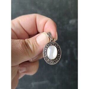 925 Sterling Silver MOP Oval Shaped Pendant Vintage